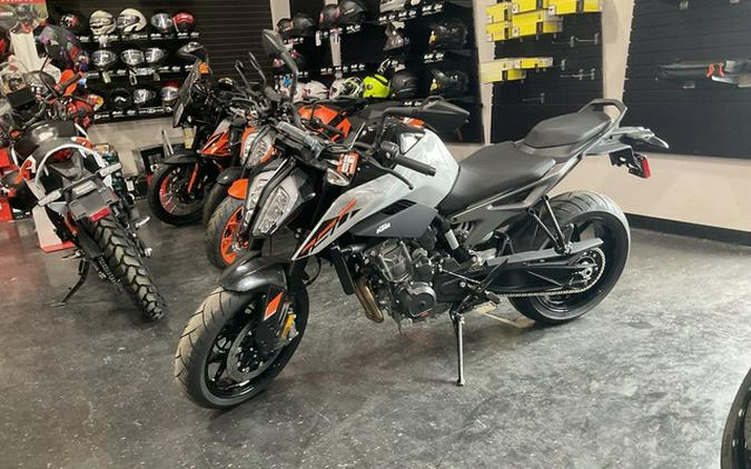 2024 KTM Duke 790