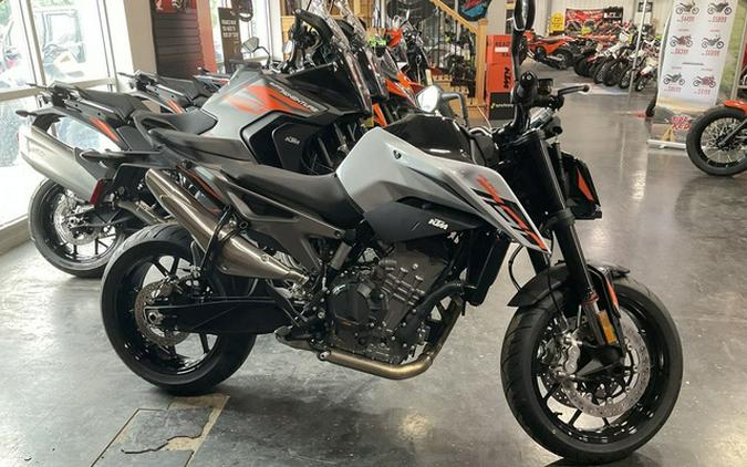 2024 KTM Duke 790