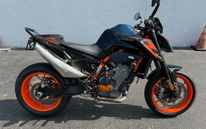 2022 KTM 890 Duke R