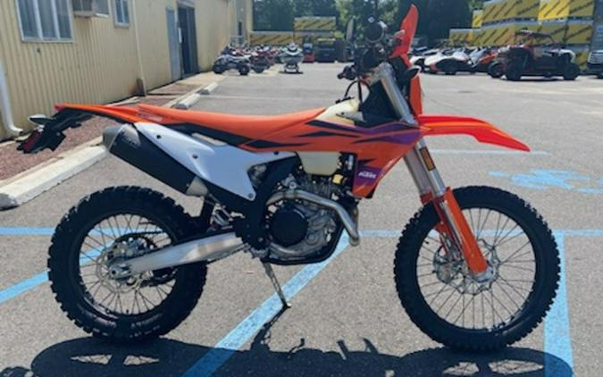 2024 KTM 500 EXC-F Six Days First Look [Fast Facts]