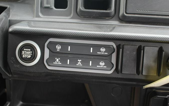 2026 Can-Am DEFENDER MAX XT HD11