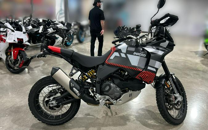 2024 Ducati DESERT X
