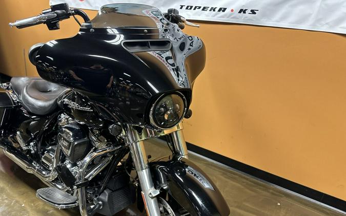 FLHX 2017 Street Glide®