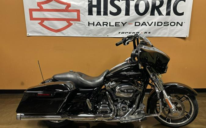 FLHX 2017 Street Glide®