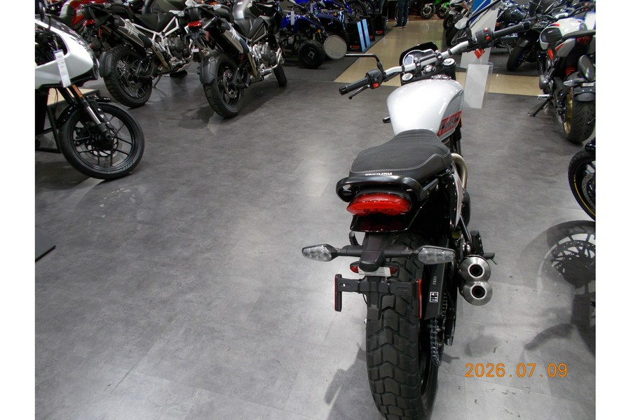 2027 Street Tracker 400 - Triumph