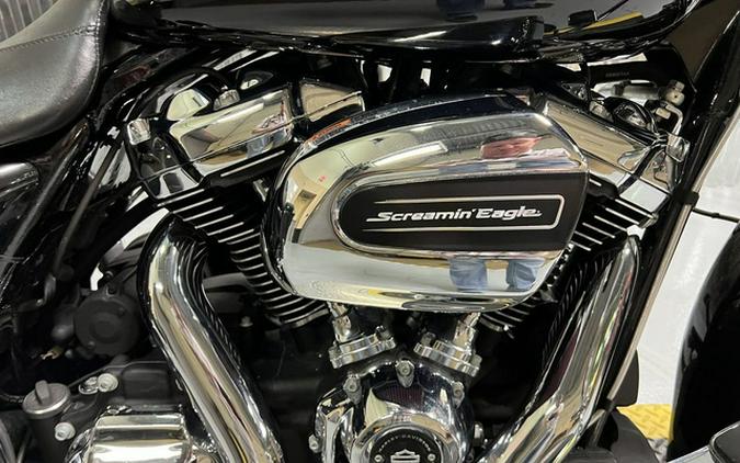 2017 Harley-Davidson FLHXS - Street Glide Special