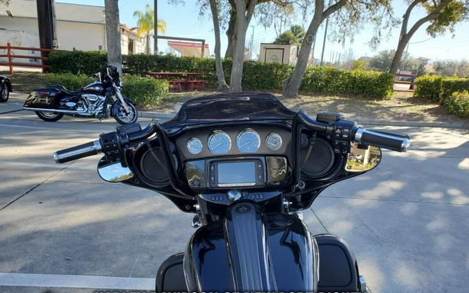 2015 Harley-Davidson® CVO™ Street Glide®