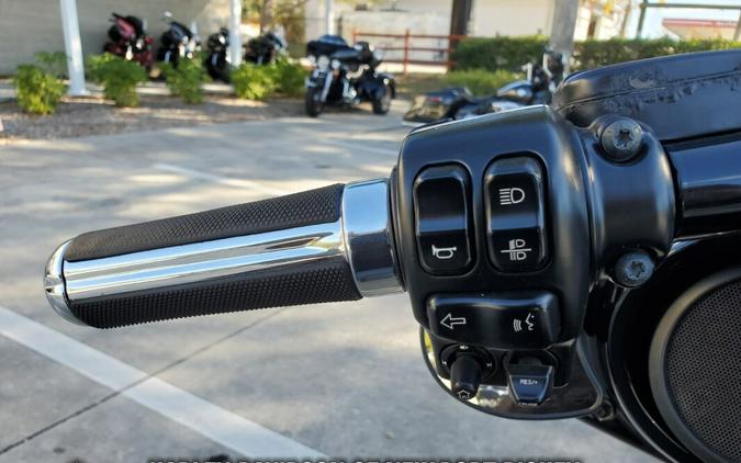 2015 Harley-Davidson® CVO™ Street Glide®