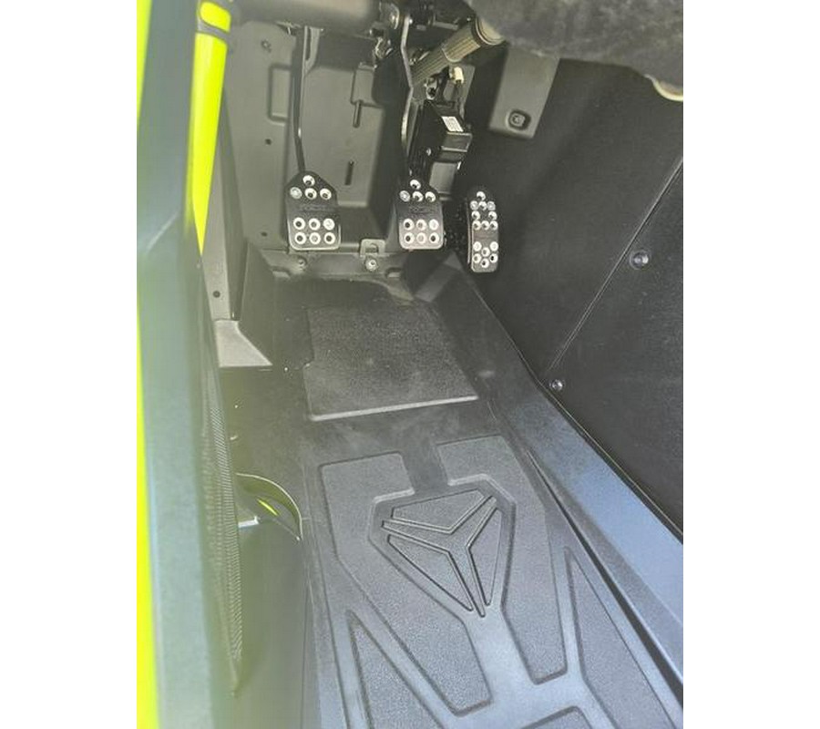 2023 Polaris Slingshot® Slingshot® R Lime Dream (Manual)