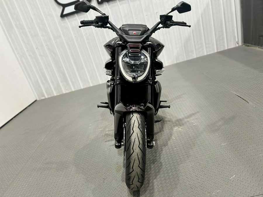 2026 DUCATI XDiavel V4 Black Lava