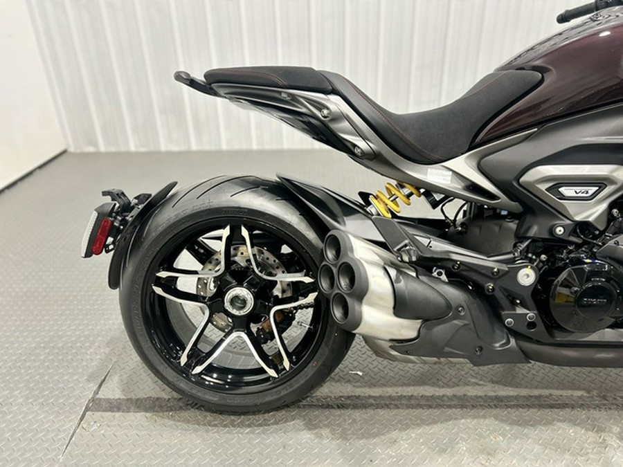 2026 DUCATI XDiavel V4 Black Lava