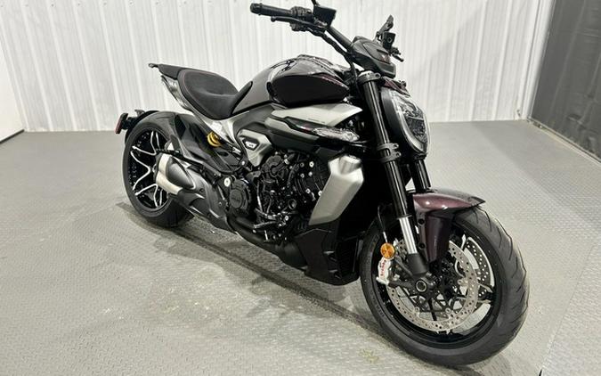 2026 DUCATI XDiavel V4 Black Lava