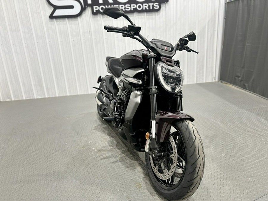 2026 DUCATI XDiavel V4 Black Lava