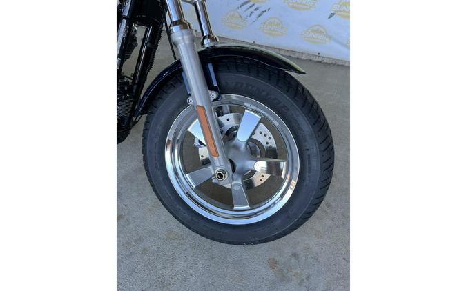 2013 Harley-Davidson® XL1200C 1200 Custom