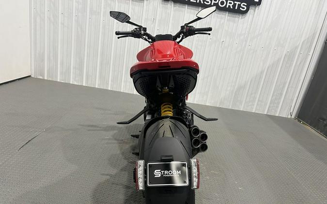 2025 DUCATI Diavel V4 Ducati Red