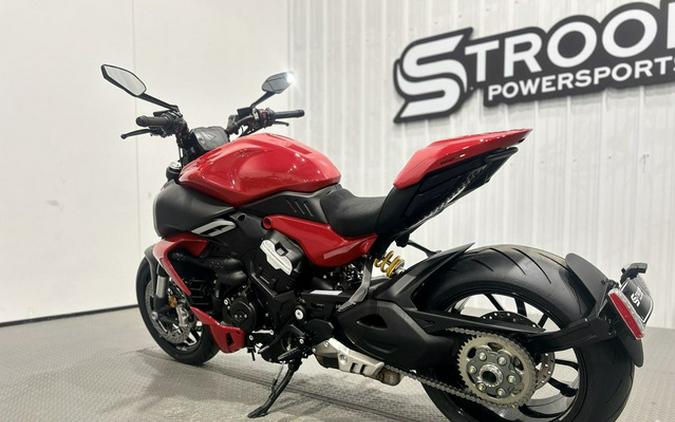 2025 DUCATI Diavel V4 Ducati Red