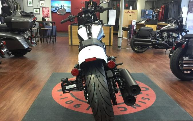 2025 Indian Motorcycle® Sport Chief Ghost White Metallic Smoke