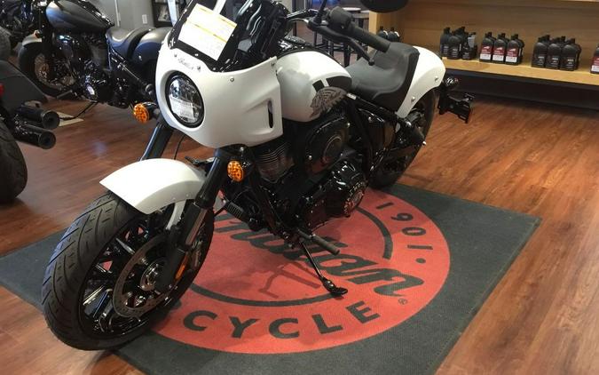 2025 Indian Motorcycle® Sport Chief Ghost White Metallic Smoke