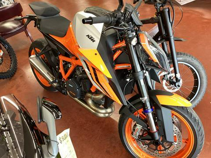 2022 KTM 1290 Super Duke R EVO