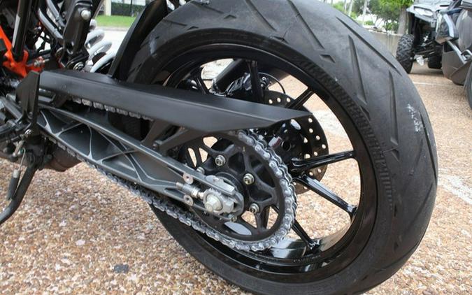 2023 KTM Duke 390