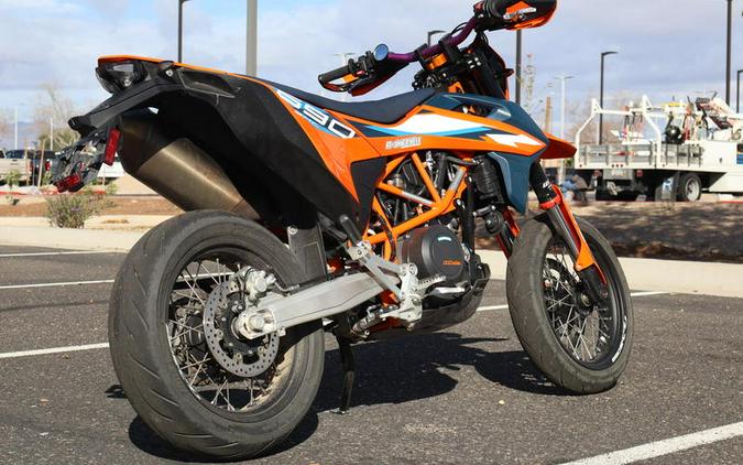 2024 KTM 690 SMC R