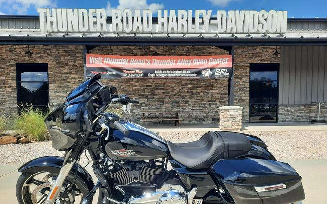 2026 Harley-Davidson® Street Glide® Vivid Black Chrome Trim