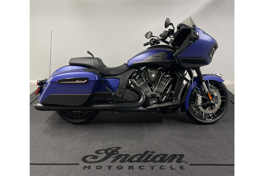 2024 Indian Motorcycle Challenger Dark Horse® with PowerBand Audio Package