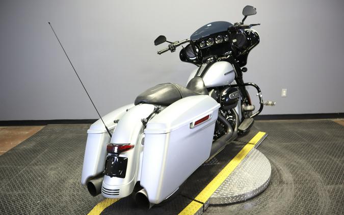 2019 Harley-Davidson Street Glide Special Barracuda Silver