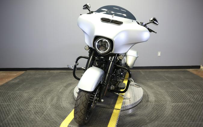 2019 Harley-Davidson Street Glide Special Barracuda Silver