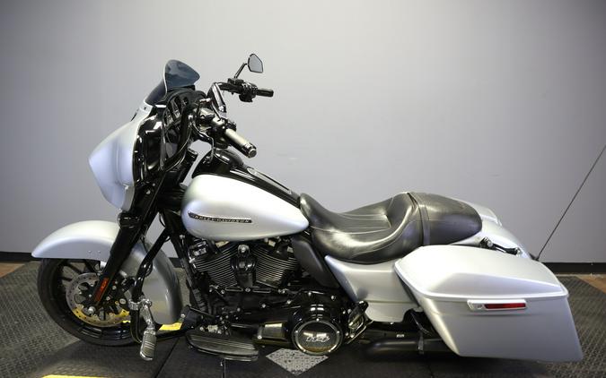 2019 Harley-Davidson Street Glide Special Barracuda Silver