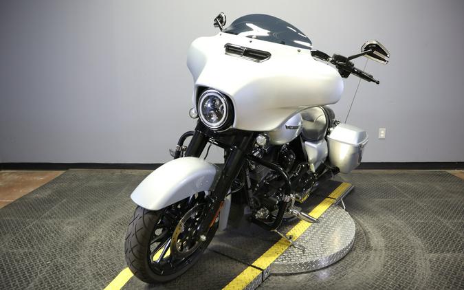 2019 Harley-Davidson Street Glide Special Barracuda Silver