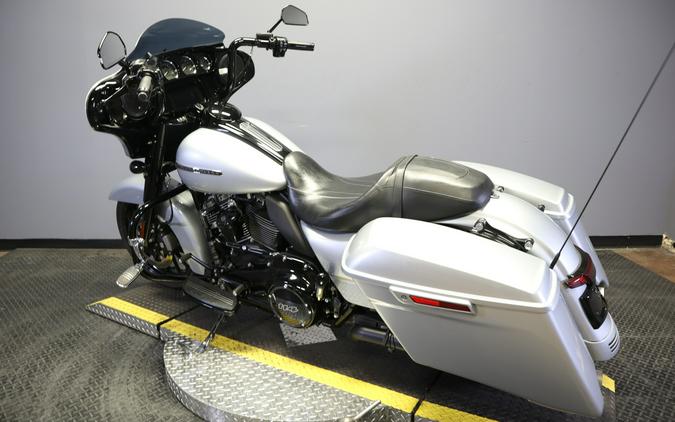 2019 Harley-Davidson Street Glide Special Barracuda Silver