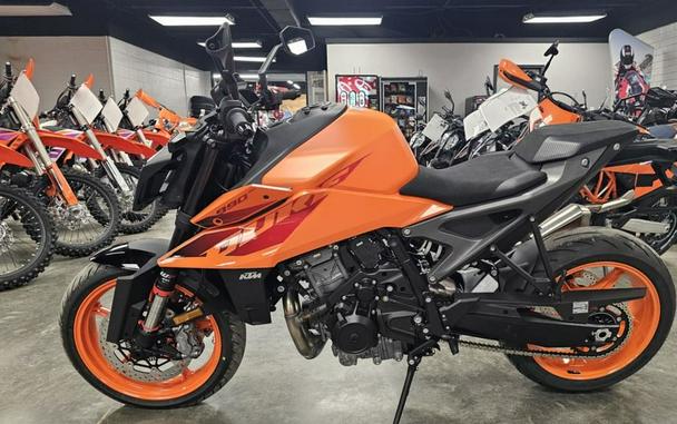 2024 KTM Duke 990