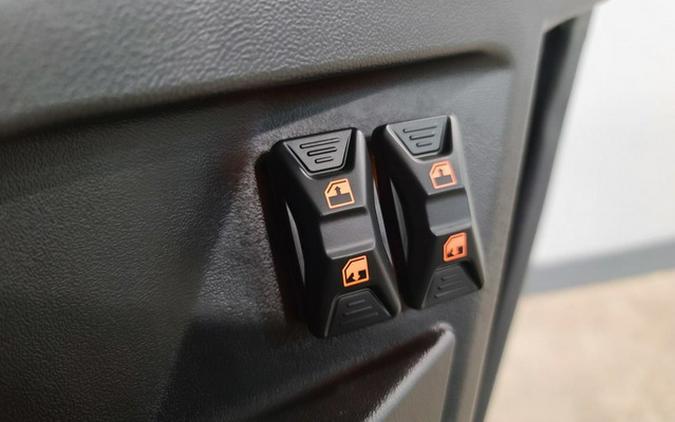 2026 Can-Am Defender MAX Limited HD11 Desert Tan & Carbon Blac