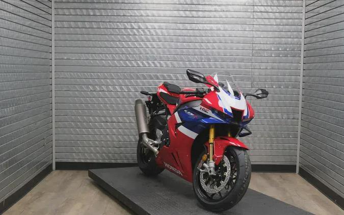 2026 HONDA CBR1000RRR FIREBLADE SP