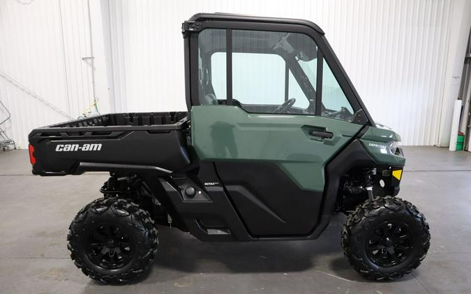 2024 Can-Am® Defender DPS CAB HD9