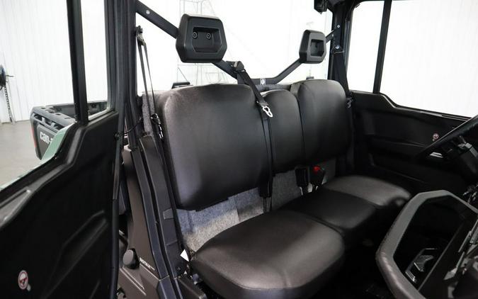 2024 Can-Am® Defender DPS CAB HD9