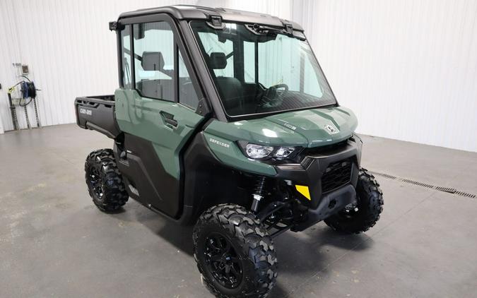 2024 Can-Am® Defender DPS CAB HD9