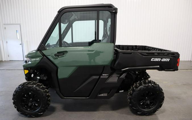 2024 Can-Am® Defender DPS CAB HD9