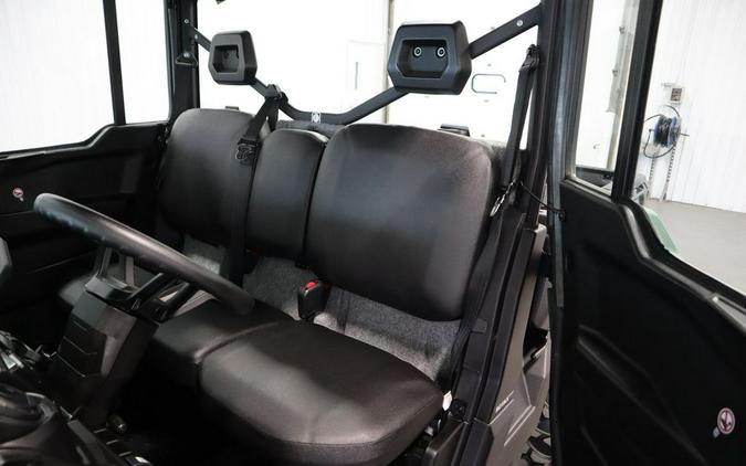 2024 Can-Am® Defender DPS CAB HD9