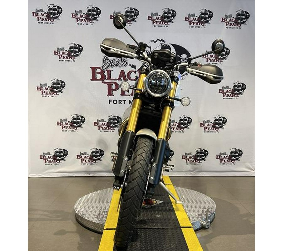 2025 Triumph Scrambler 1200 XE