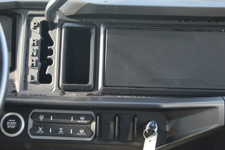 2026 Can-Am DEFENDER MAX XT HD11