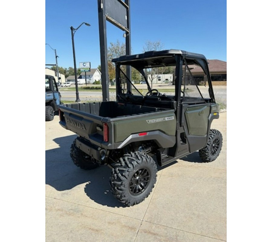 2026 Honda Pioneer 1000 Deluxe