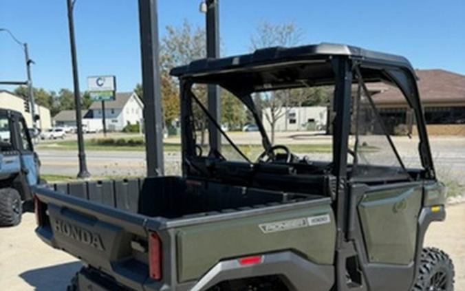 2026 Honda Pioneer 1000 Deluxe