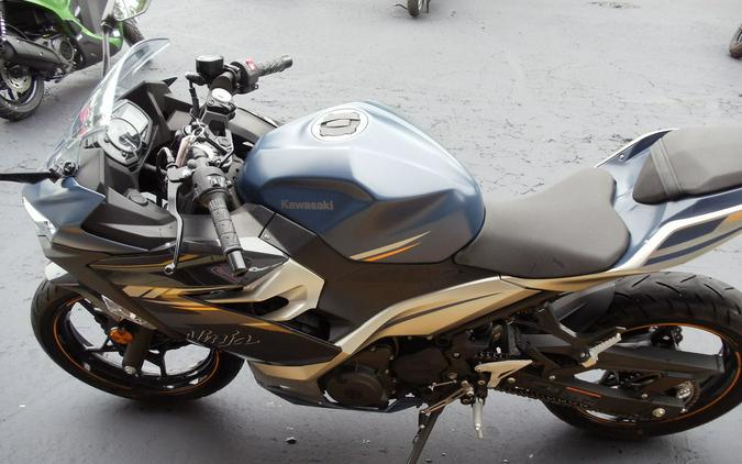 2023 Kawasaki Ninja® 400 Metallic Magnetic Dark Gray/Twilight Blue