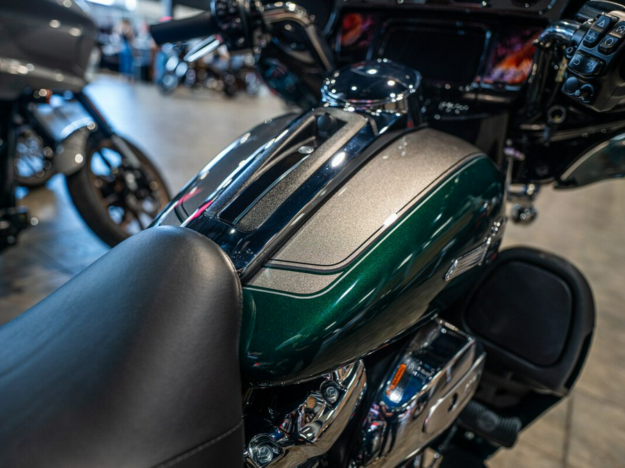 Custom Painted 2024 Tri Glide Ultra FLHTCUTG