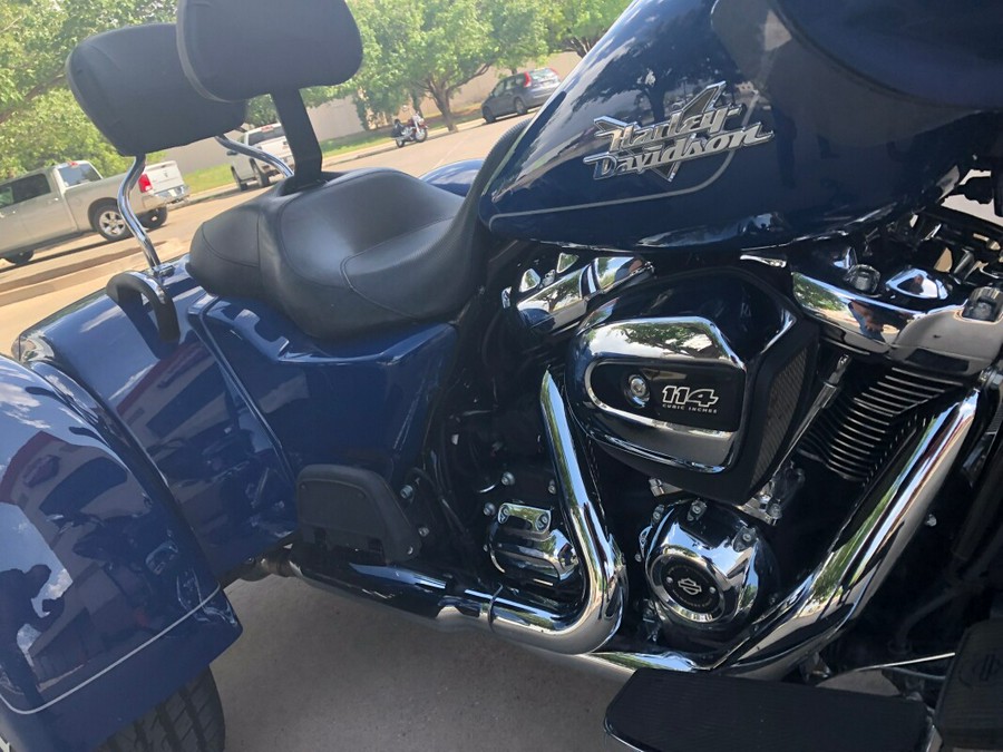 2023 Harley-Davidson® Road Glide® 3 Bright Billiard Blue