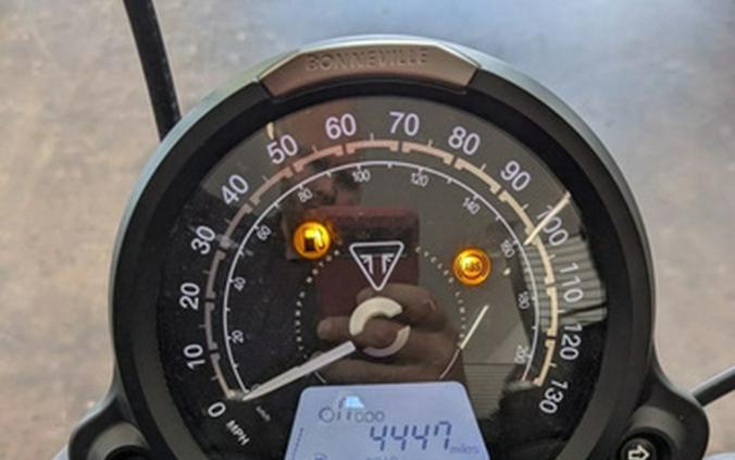 2023 Triumph Bonneville Bobber Red Hopper