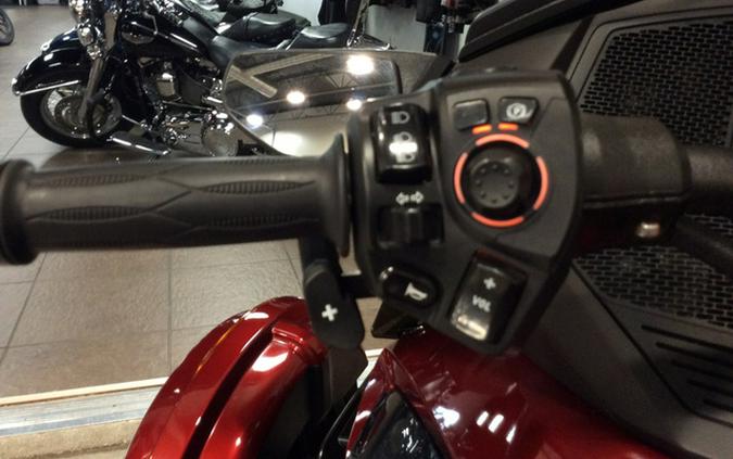 2023 Can-Am Spyder RT 1330 SE6 BL