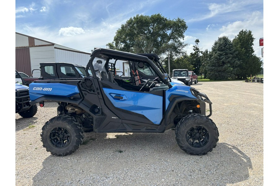 2023 Commander XT 700 - Can-Am
